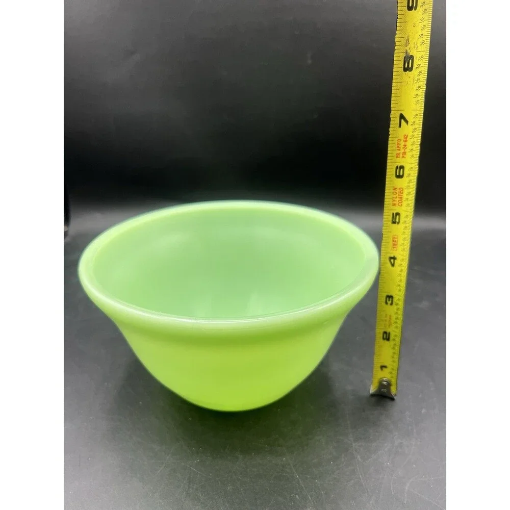 Vintage McKee Jadite Uranium Glass 4 Cup Mixing Bowl MCK UV Reactive 7”